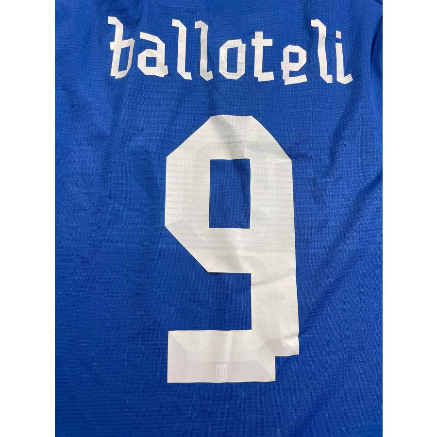 Maillot football vintage Italie domicile #9 Balloteli saison 2010-2011 - Puma - Italie